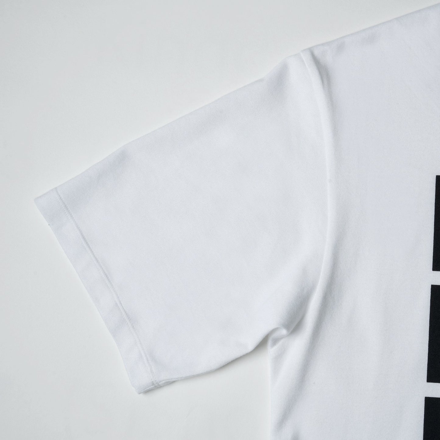 ロゴTシャツ
