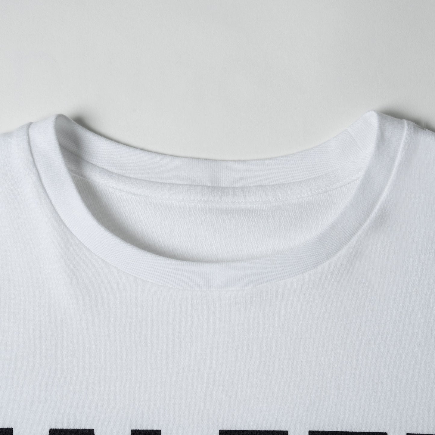 ロゴTシャツ